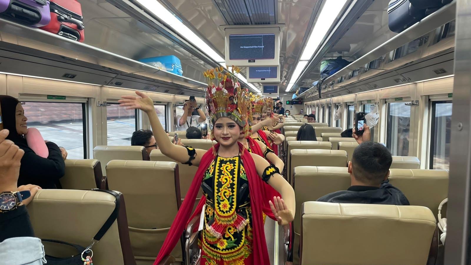 Viral Gandrung Nari di KA Sangkuriang, Pakar: Ini Puncak Customer Experience